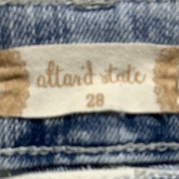 Altar’d State Denim Shorts Women’s Size 28 – Cloud Wash, Distressed, Fringe - Picture 3 of 8